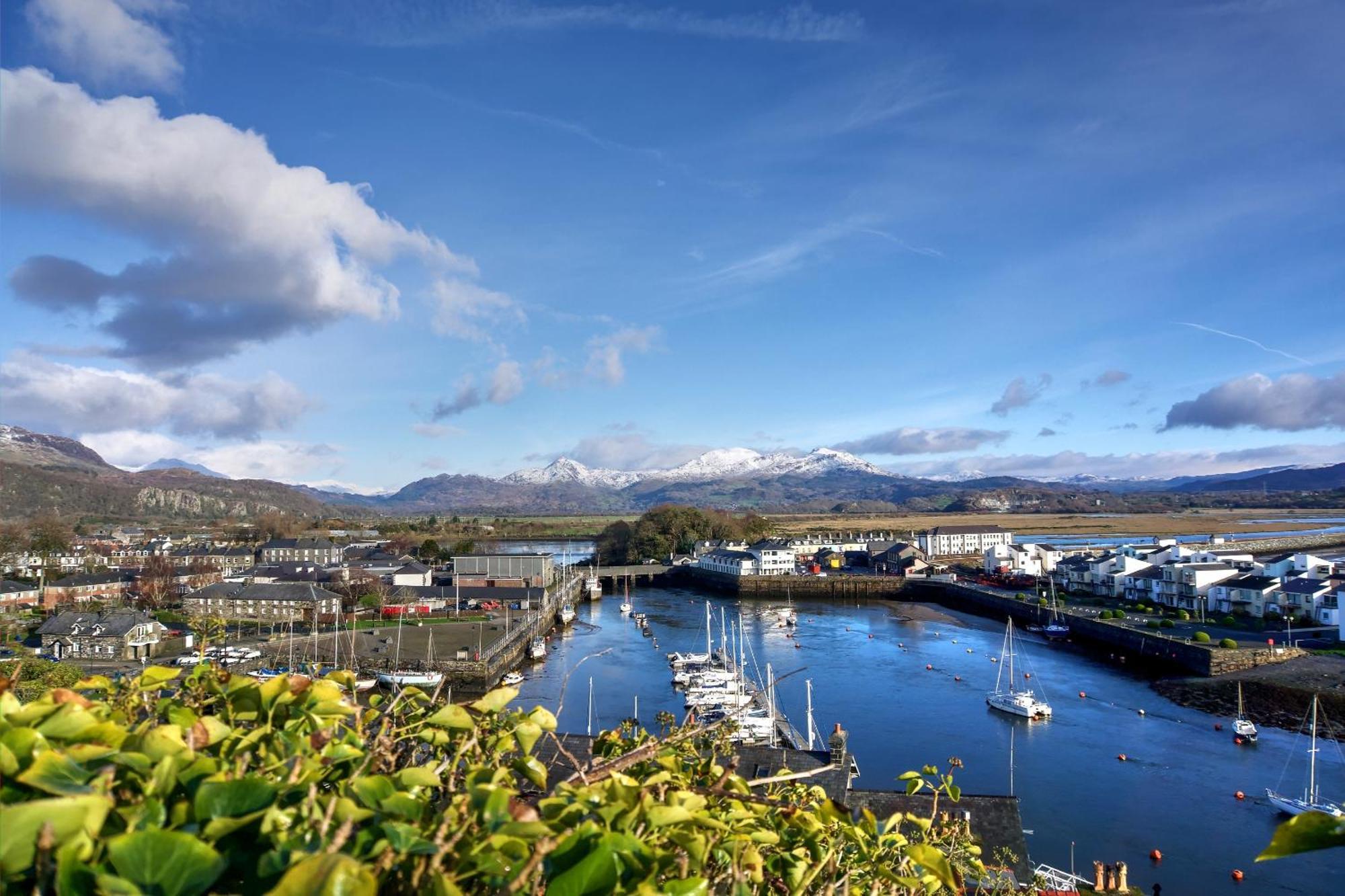 Porthmadog, Sleeps 11, 5 Bedrooms, 5 Bathrooms, Mountain Views エクステリア 写真