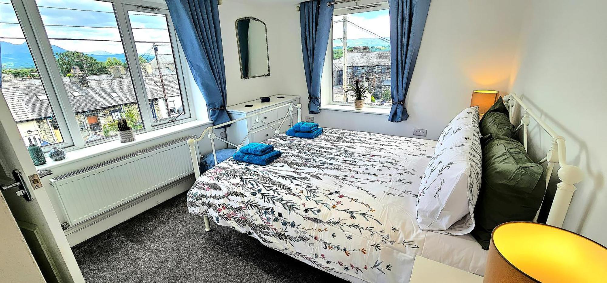 Porthmadog, Sleeps 11, 5 Bedrooms, 5 Bathrooms, Mountain Views エクステリア 写真