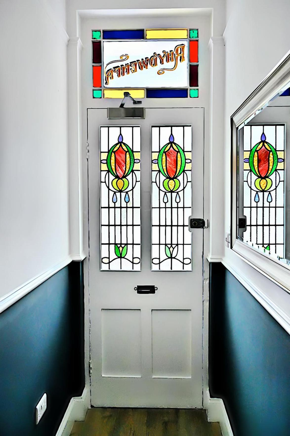 Porthmadog, Sleeps 11, 5 Bedrooms, 5 Bathrooms, Mountain Views エクステリア 写真