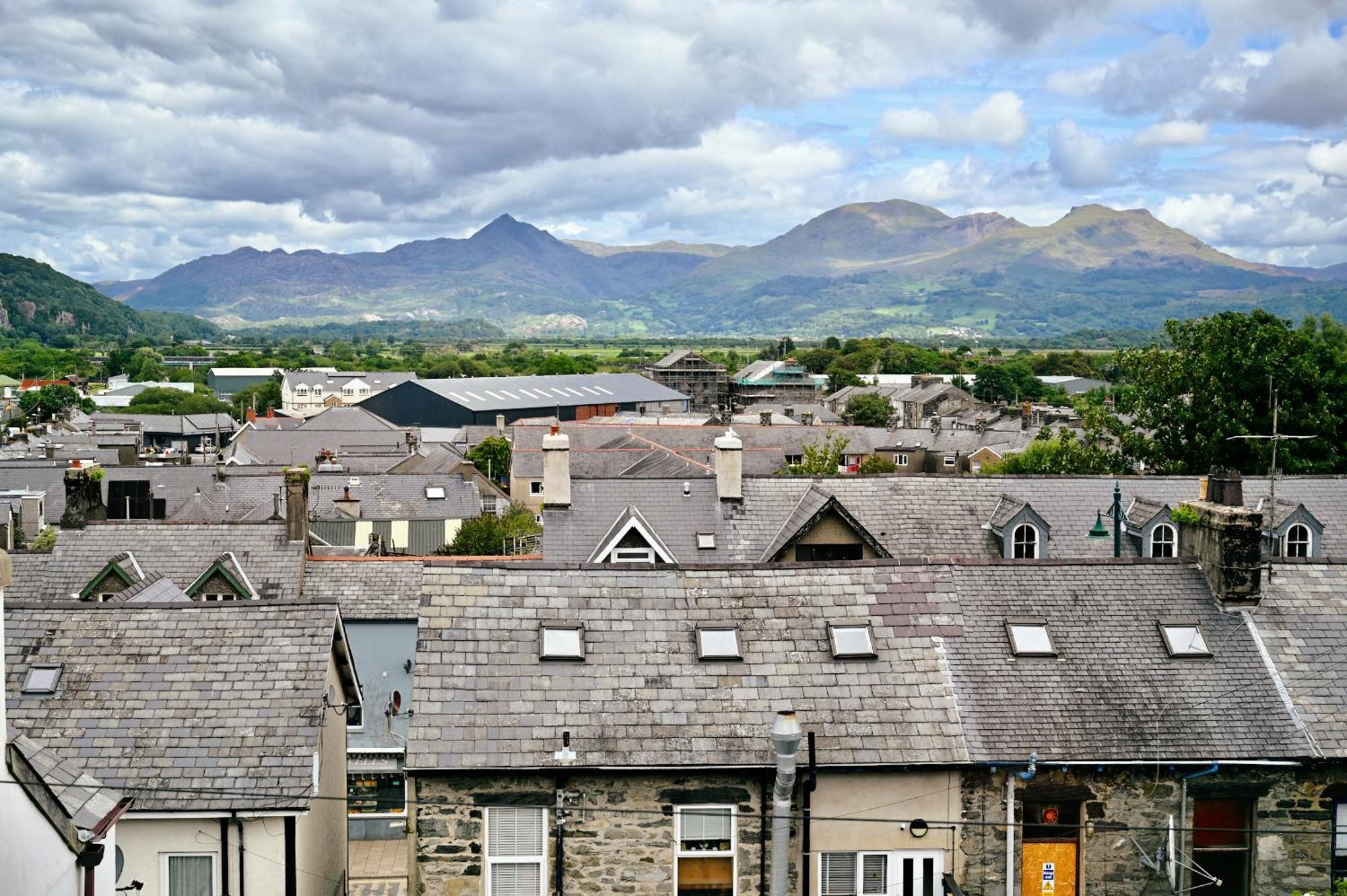 Porthmadog, Sleeps 11, 5 Bedrooms, 5 Bathrooms, Mountain Views エクステリア 写真